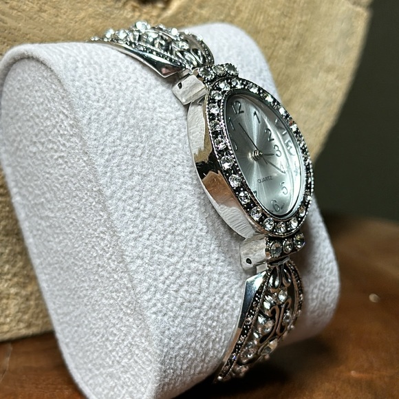 Hinged Cuff Bracelet Watch - Picture 2 of 12